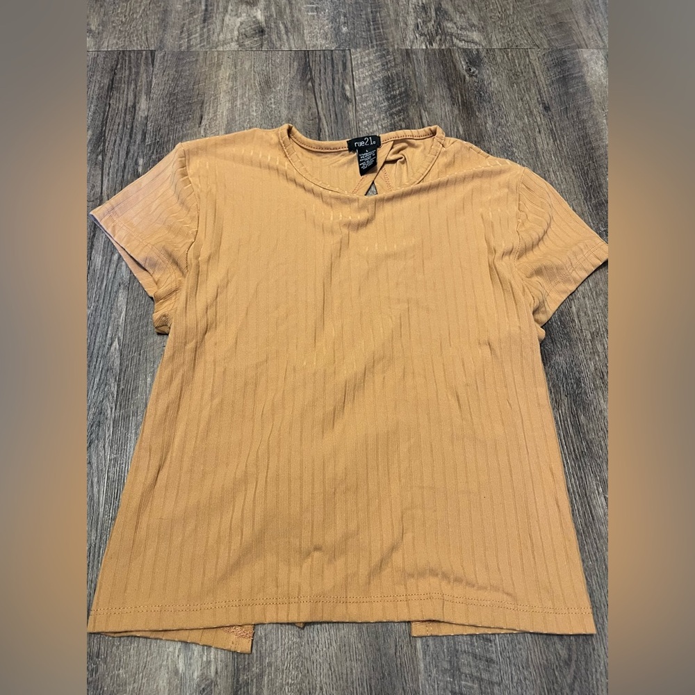 Rue21 Women’s Short Sleeve Tan Ribbed Tee